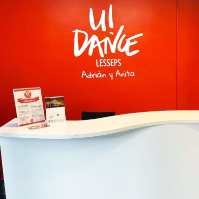 u!dance Lesseps Adrián y Anita (Av de la Riera de Cassoles, 38) escuela de baile barcelona